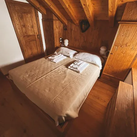 Perla A Cortina Daire *